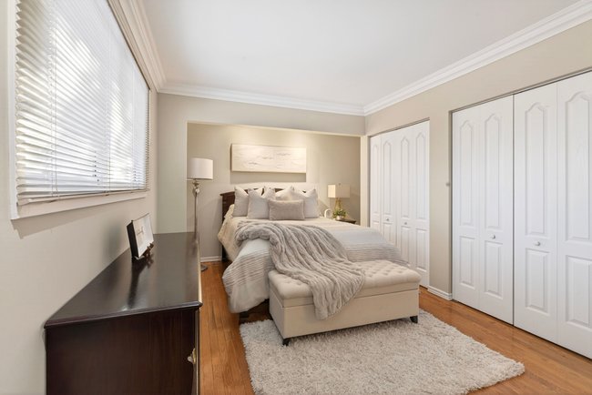 Property listing for 35 Shalfleet Blvd., Brantford, ON