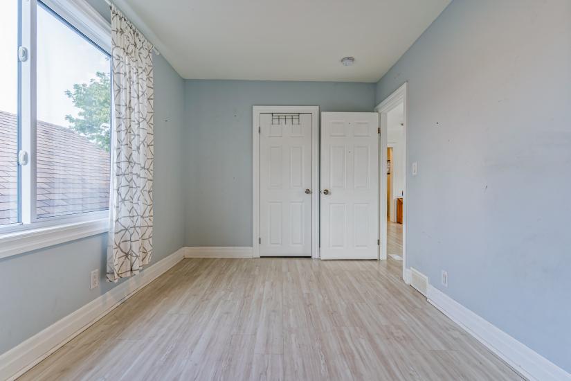 Property listing for 14 Fairview Ave, Hamilton, ON