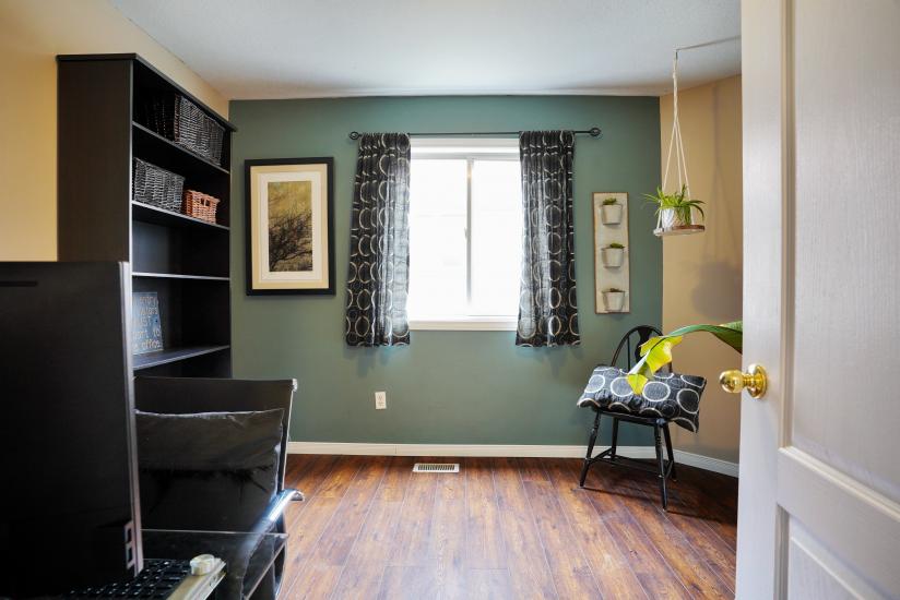 Property listing for 154 Hepburn Cres., Hamilton, ON