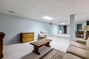 Property listing for 22 Red Haven Dr., Grimsby, ON