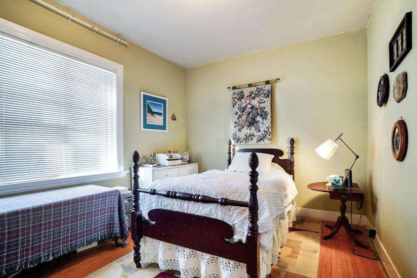 Property listing for 14 Durham Rd., Hamilton, ON