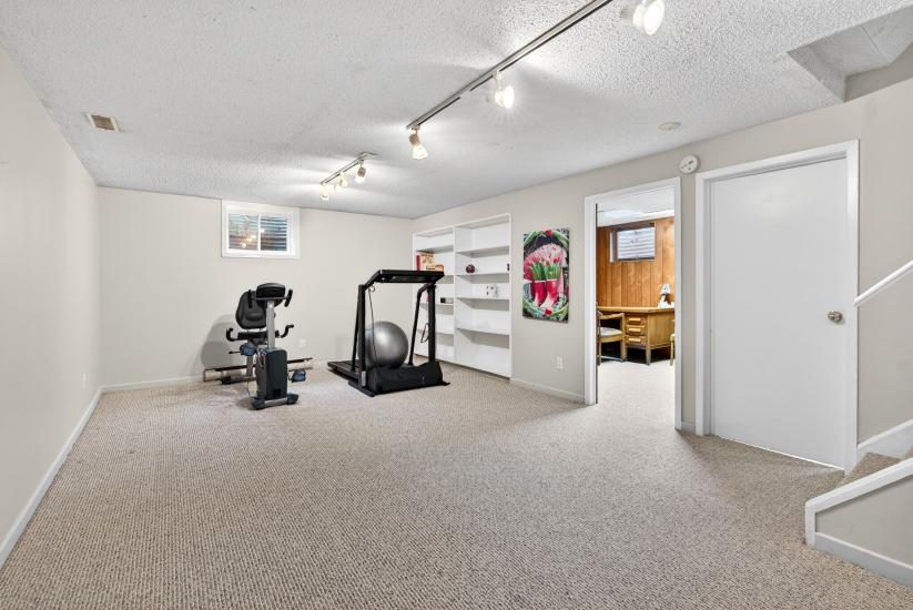 Property listing for 103 Turnbull Rd., Dundas, ON