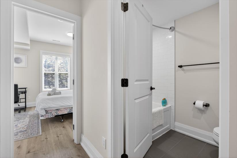 Property listing for 11 Barnesdale Ave. N., Hamilton, ON