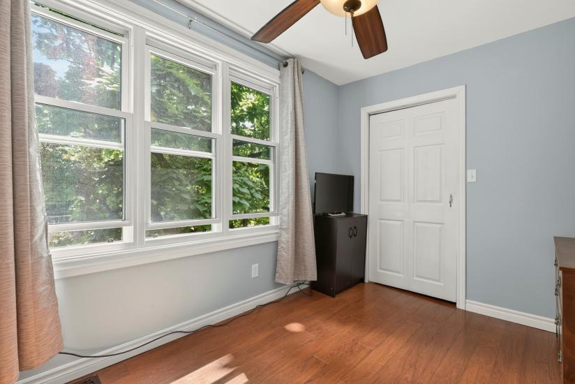 Property listing for 47 Witherspoon St., Dundas, ON