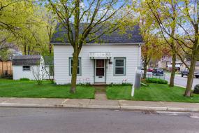 Property listing for 315 Park St. W., Dundas, Ontario