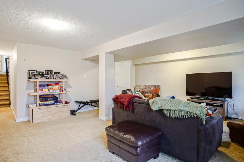 Property listing for 104 Myers Lane, Ancaster, ON