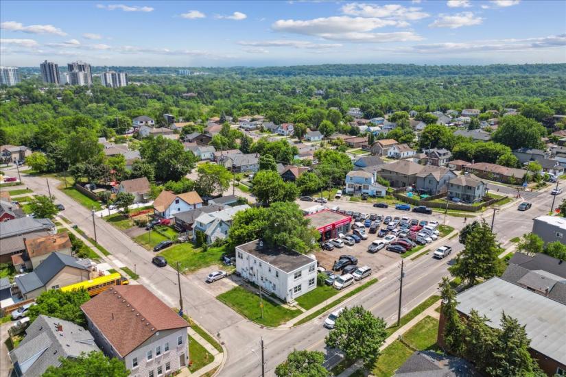 Property listing for 63 Pelham Rd., St. Catharines, ON