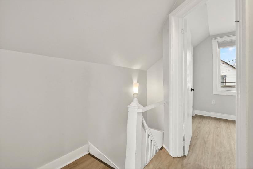 Property listing for 1236 Cannon St. E., Hamilton, ON