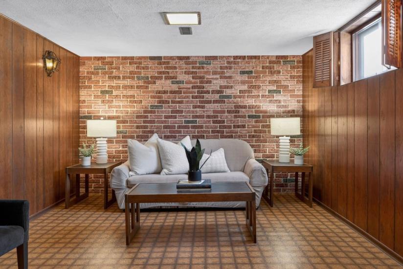 Property listing for 624 Seventh Ave., Hamilton, ON