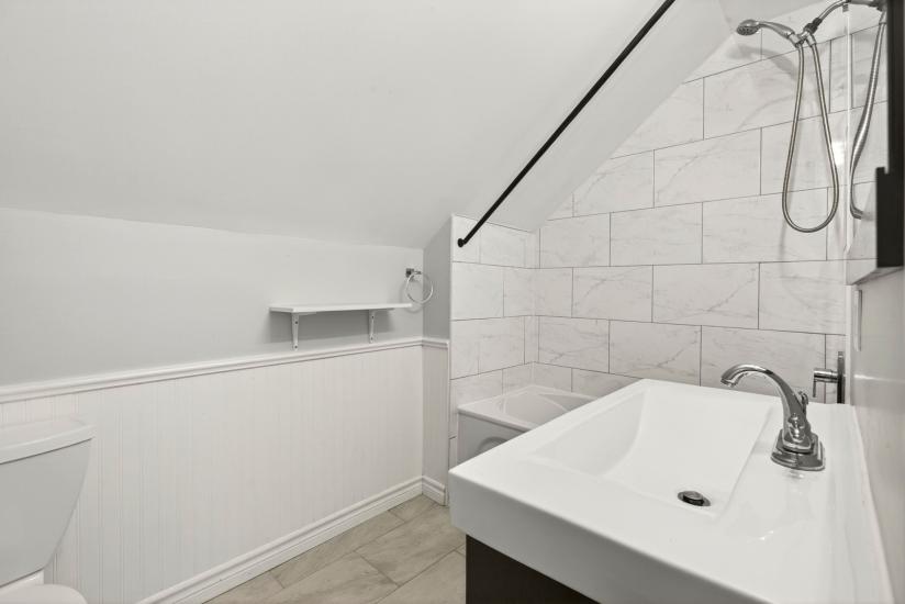Property listing for 1236 Cannon St. E., Hamilton, ON