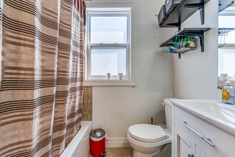 Property listing for 14 Fairview Ave, Hamilton, ON