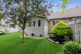 Property listing for 22 Red Haven Dr., Grimsby, ON