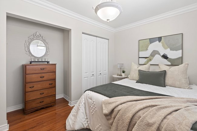 Property listing for 35 Shalfleet Blvd., Brantford, ON