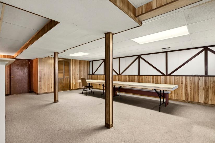 Property listing for 958 Highland Rd. E., Stoney Creek, ON