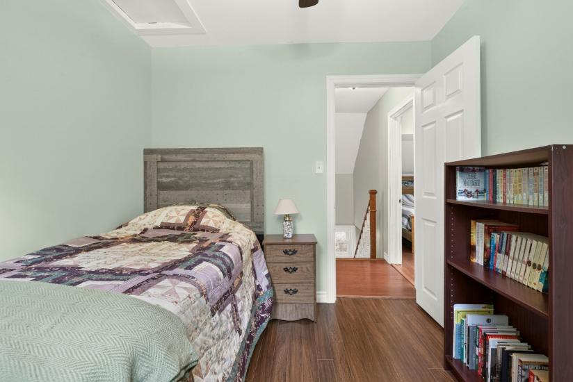 Property listing for 47 Witherspoon St., Dundas, ON