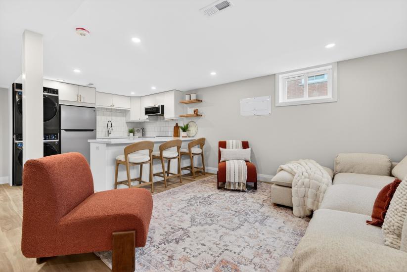 Property listing for 330 East 15th St, Hamilton, ON