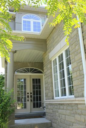 Property listing for 1 Hodge Crt., Dundas, ON