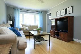 Property listing for 100 Mercer St., Dundas, ON