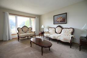 Property listing for 182 Solomon Cres., Hamilton, ON