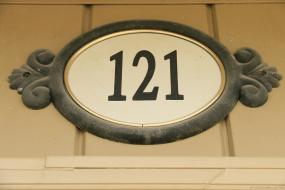 Property listing for 121 Glenhollow Dr., Stoney Creek, ON