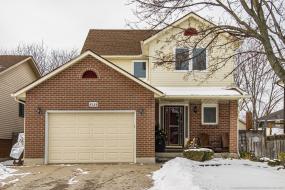 Property listing for 4524 Ivy Gardens Cres., Beamsville, ON