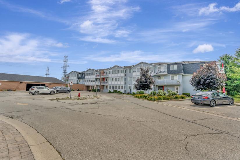Property listing for #101-500 Silverbirch Blvd., Mount Hope, ON