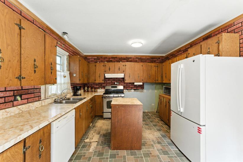 Property listing for 55 Jones St., Hamilton, ON