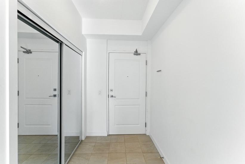 Property listing for 81 Robinson St. Unit #709, Hamilton, ON