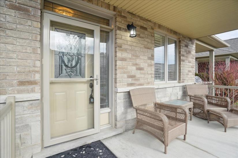 Property listing for 62 Gaddye Lane, Binbrook, ON