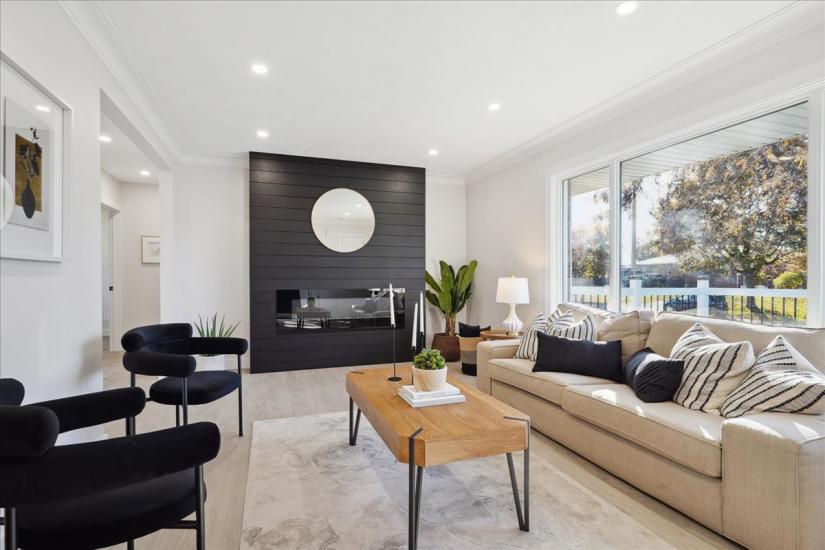 Property listing for U-14 Pembroke Ave., Brantford, ON