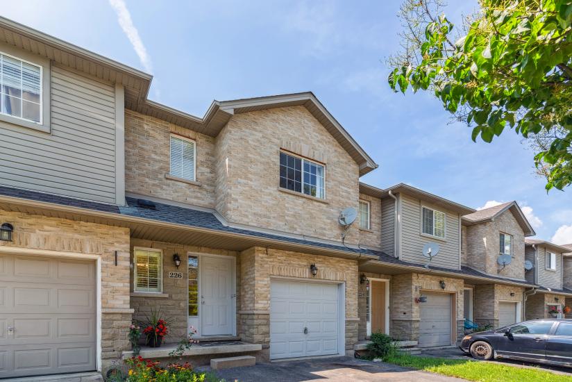 Property listing for 226 Dicenzo Dr., Hamilton, ON