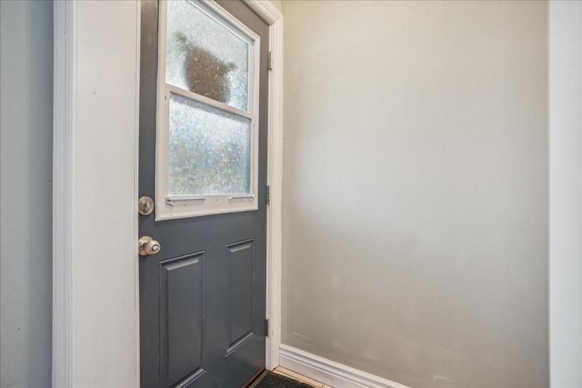 Property listing for 733 Dunn Ave., Hamilton, ON