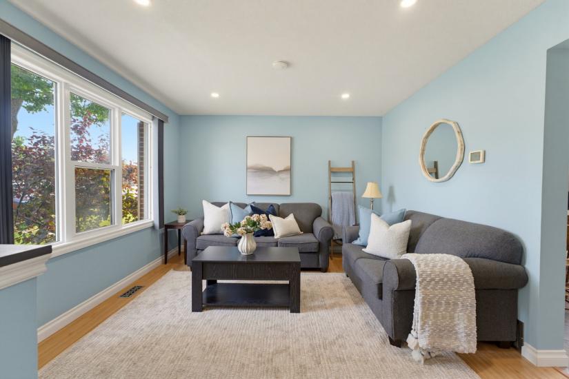 Property listing for 15 Seneca St. S., Cayuga, ON