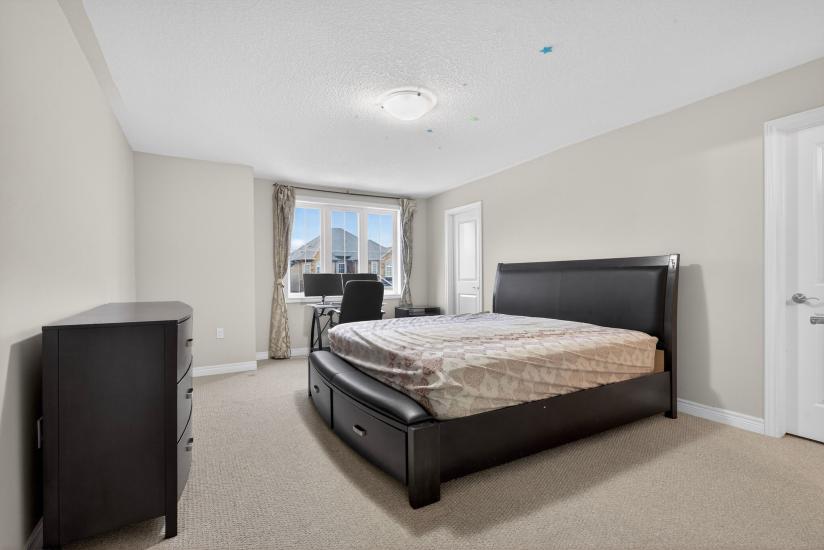 Property listing for 79 Dolomiti Crt., Stoney Creek, ON