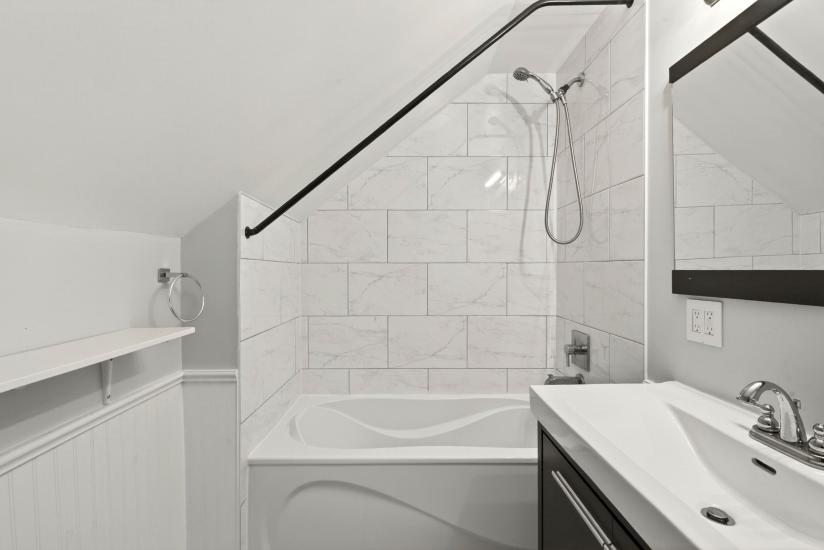 Property listing for 1236 Cannon St. E., Hamilton, ON