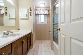 Property listing for 145 Lavender Dr., Ancaster, ON
