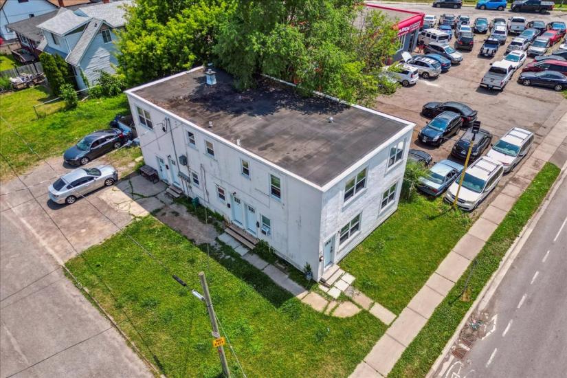 Property listing for 63 Pelham Rd., St. Catharines, ON