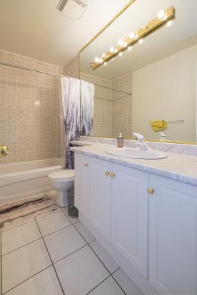 Property listing for #92-100 Beddoe Dr., Hamilton, Ontario