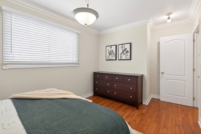 Property listing for 35 Shalfleet Blvd., Brantford, ON
