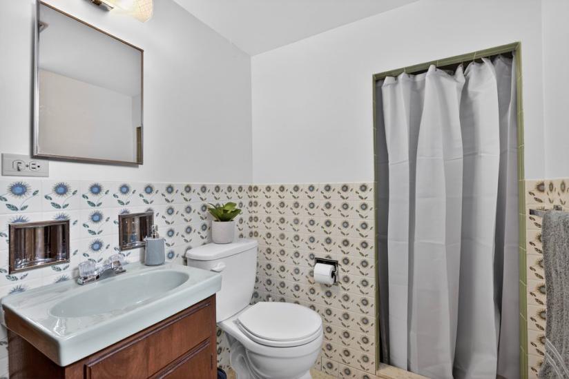 Property listing for 624 Seventh Ave., Hamilton, ON