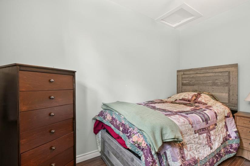 Property listing for 47 Witherspoon St., Dundas, ON