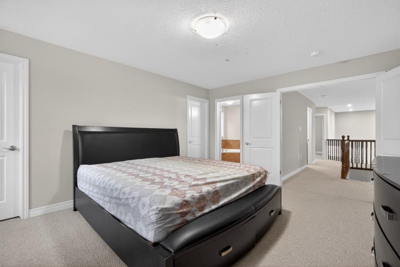 Property listing for 79 Dolomiti Crt., Stoney Creek, ON