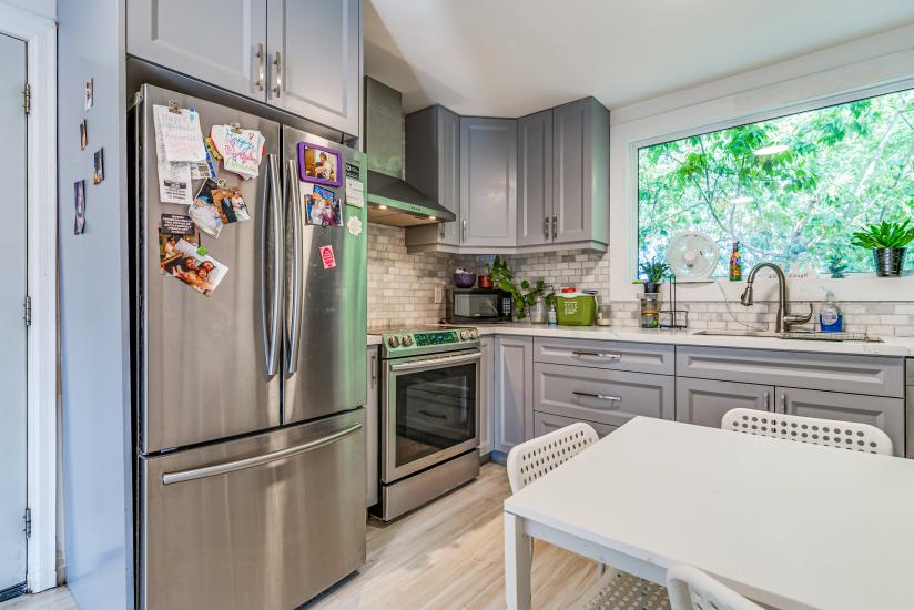 Property listing for 14 Fairview Ave, Hamilton, ON