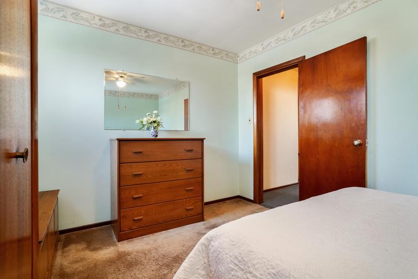 Property listing for 14 Durham Rd., Hamilton, ON