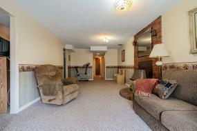 Property listing for 42 Beston Dr., Hamilton, Ontario