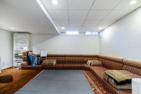 Property listing for #5-370 Stonehenge Dr., Ancaster, ON