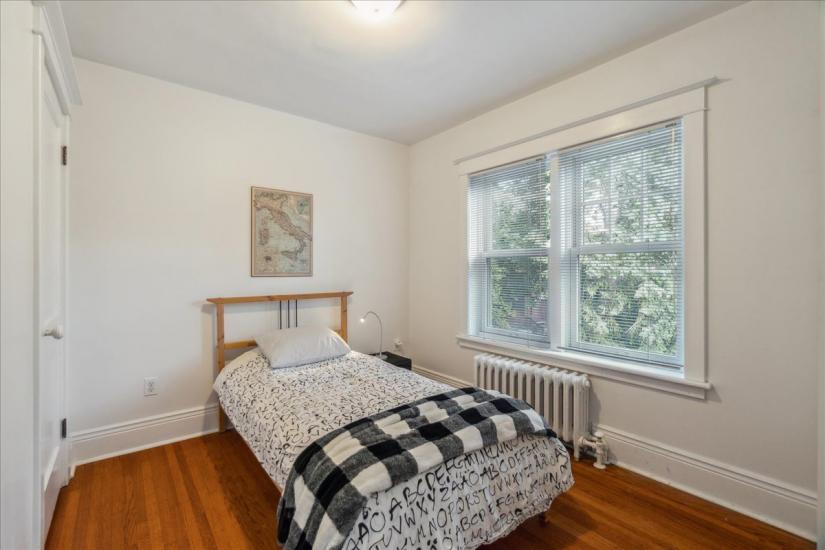 Property listing for 160 Dalewood Cres., Hamilton, ON
