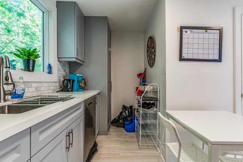 Property listing for 14 Fairview Ave, Hamilton, ON