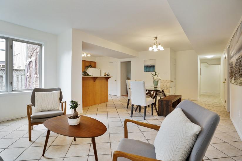 Property listing for 154 Hepburn Cres., Hamilton, ON