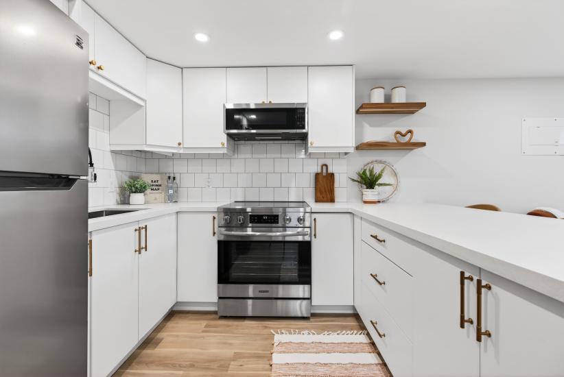 Property listing for 330 East 15th St, Hamilton, ON